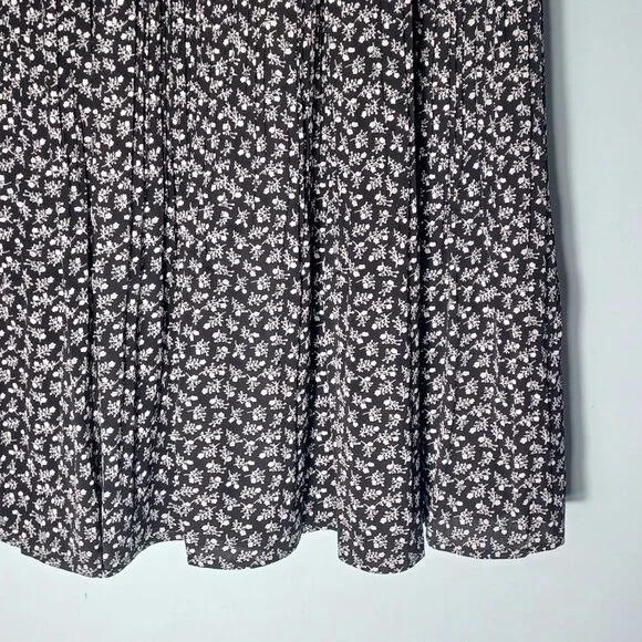 Womens Midi Skirt Size Medium Pleated Black Floral Dark Cottage Boho Western - Picture 3 of 8